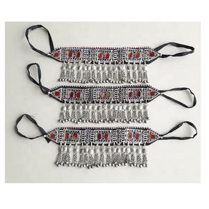 Ras du cou Tribal Kuchi Boho, fait à la main, avec couleurs personnalisées en vente - Product Image 4