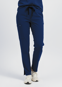 Ensemble de tenues médicales pour femmes : Haut à col en V et pantalon cargo jogger – Uniforme d'hôpital pour infirmières et cliniques – Commandes en gros – Fabricant de vêtements - Product Image 5