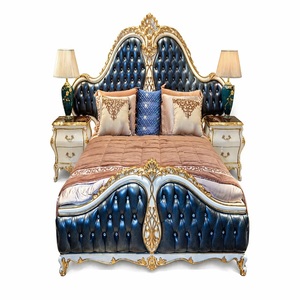 Ensemble de chambre à coucher Royal en blanc et or classiques, ensemble de lit de luxe avec tête de lit capitonnée bleue, acheter des meubles de chambre à coucher avec tables de chevet aux États-Unis - Product Image 1