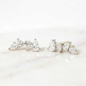 Boucles d'oreilles pour femmes en or massif 10K 14K 18K, serties de diamants de laboratoire taille poire 0,41 carat, pureté E, clarté VVS, fabrication artisanale. - Product Image 1