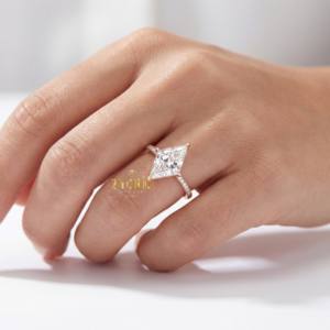 Bague de Fiançailles Romantique en Diamant de Laboratoire Taille Losange, Sertissage à Griffes en Forme de Boussole, Or Massif 14K 18K, Cadeau d'Anniversaire de Mariage - Product Image 5