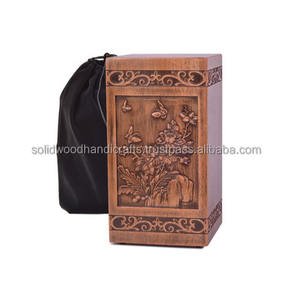 Urne funéraire en bois artisanale, très demandée, pour cendres d'adultes, urnes funéraires pour enterrement. - Product Image 1