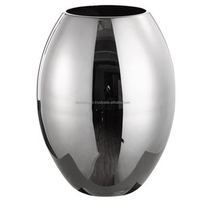 Meilleure collection de vases ronds modernes en aluminium, côtés froissés, finition brillante moyenne, blanc, écologique, pour la maison, les mariages - Product Image 4