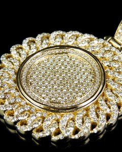 Pendentif de charme pour homme en moissanite de laboratoire, argent sterling 925 plaqué or 18 carats, certifié GCI IDGL, sertissage griffe de luxe, style Hip Hop - Product Image 1