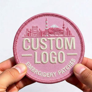 Parches Bordados Personalizados de Fabricante, Insignias Bordadas, Parches con Diseño Bordado, Bordados, Parches para Ropa, Parches Bordados para Prendas - Product Image 3