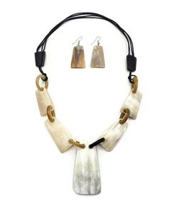 Collar de cuerno de búfalo hecho a mano por artesanos indios a precios bajos - venta al por mayor - Product Image 3