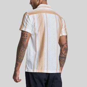 Chemises à col cubain pour hommes, style actuel, fabriquées en usine, en tissu uni teint et à séchage rapide. - Product Image 2