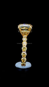 Jaune coussin coupe Moissanite diamant grappe pierre réglage bague de fiançailles luxueux 10k plaqué or bague de fiançailles pour les femmes - Product Image 2