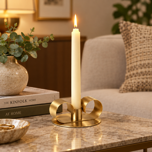 Support de bougie moderne sculptural en métal doré avec base en ruban, pour bougies coniques, idéal pour table à manger et décoration intérieure, vente en gros et export. - Product Image 2