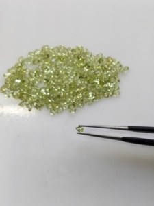Peridoto Verde Natural, Corte Pera de 3x2MM, Gemas Sueltas de la Mejor Calidad para Joyería, Red Mountain Gems India - Product Image 1