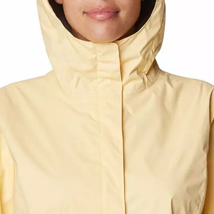 Chaqueta Impermeable Amarilla con Capucha para Mujer, con Cierre y Bolsillos, Corte Regular, para Uso en Exteriores en Todas las Estaciones - Product Image 4