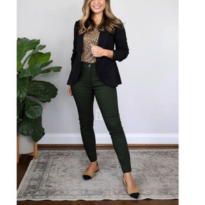 กางเกงยีนส์ผ้าแคนวาสสีเขียวสำหรับผู้หญิง แบรนด์เสื้อผ้าแฟชั่น มีกระเป๋าหลายช่อง สไตล์ลำลอง กางเกงคาร์โก้เดนิม กางเกงขายาวผู้หญิง จากบังกลาเทศ - Product Image 6