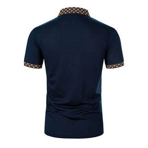 Polo à manches courtes beige pour homme avec col et poignets à motifs marron, tissu Oxford en coton respirant décontracté - Product Image 6