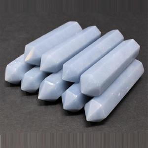 Tour de cristal d'angélite naturel bleu, poli à la main, avec gravure et pointe, pour la méditation, le Reiki et les chakras, du Rajasthan - Product Image 2