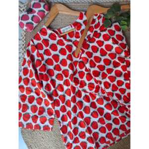 Conjunto de Pijama con Estampado de Fresas para Mujer con Estuche para Gafas a Juego - Product Image 1