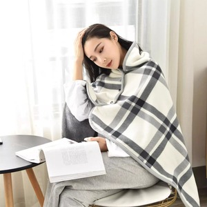 Couverture Sherpa à carreaux portable, cape en flanelle avec boutons, motif gris et blanc, vêtement d'extérieur pour un confort douillet - Product Image 2