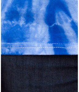 Camiseta de Manga Corta para Hombre, Cuello Redondo, Corte Regular, Informal, de Algodón Tejido, con Estampado Tie-Dye Rojo y Azul - Product Image 4