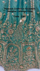 Dhwaja Export Heavy Designers pour Lehenga Choli de mariage traditionnel en soie, avec travail manuel et motif paon - Product Image 6