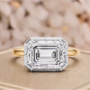 Anillo de Compromiso Solitario de Diamante Corte Esmeralda en Oro de 14K, Diamante Cultivado en Laboratorio / Moissanita, Anillo de Boda Minimalista para Mujer - Product Image 1