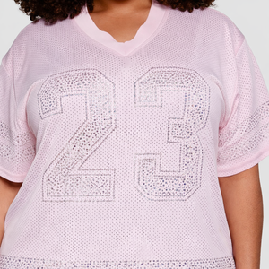 Camiseta Deportiva Moderna Personalizada con Pedrería Rosa Brillante, Camiseta con Cuello en V y Gráficos de Pedrería con Número Personalizado, Camiseta de Fútbol Americano - Product Image 4