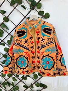 Chaqueta de terciopelo floral bordada a mano Suzani, chaqueta corta Suzani, ropa exterior corta bordada étnica para mujer - Product Image 2