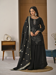 Ensemble Kurti et pantalon en rayonne et coton brodé de qualité supérieure avec dupatta en coton Chanderi, travail au fil, tenue ethnique festive - Product Image 1