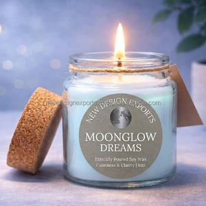 Bougie artisanale en verre au bois de santal et au mousse – Cire de soja écologique faite à la main - Product Image 5