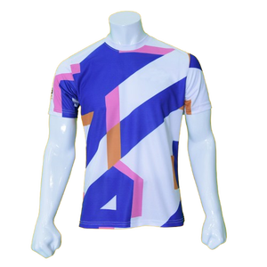 Camiseta de fútbol para hombre, estilo urbano, nuevo diseño, manga corta, ligera, transpirable, de secado rápido, a precio económico. - Product Image 1
