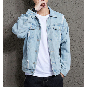 Veste en jean bleu clair pour homme, coupe classique, col rabattu, coton lavé, style décontracté printemps, détails effilochés - Product Image 6