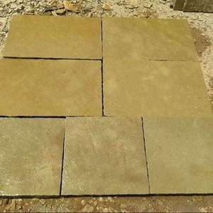 Dalles et carreaux en pierre calcaire jaune de qualité supérieure avec finition naturelle, coupés à la main et à la machine pour terrasses et sols extérieurs - Product Image 4