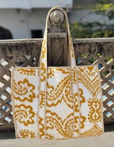 Sac à bandoulière matelassé en coton imprimé pour femme, sac à main tendance de créateur avec un look luxueux - Product Image 4