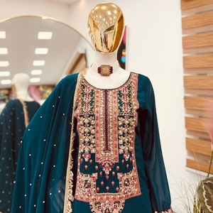 Elegante Conjunto de Traje Preconfeccionado Fox Georgette con Bordado de Diseño y Lentejuelas para Mujer, Ropa Étnica, Ropa Festiva, Ropa de Fiesta - Product Image 5