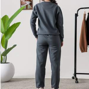 Conjunto Deportivo Personalizado para Mujer, Dos Piezas, Estilo Holgado, Sudadera y Pantalones Deportivos, Venta al Por Mayor - Product Image 4