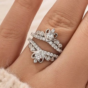 Anneau de mariage et de fiançailles de qualité supérieure en moissanite 925, forme couronne, en argent sterling plaqué or jaune et or blanc. - Product Image 5
