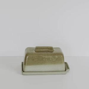 Mantequillera con tapa arqueada y diseño de cúpula, plato compacto para servir, almacenamiento higiénico de mantequilla para uso en cocinas modernas - Product Image 5