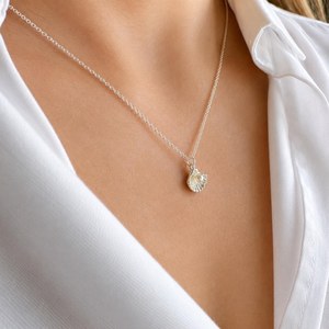 NIKHIL GEMS Élégant Pendentif Vintage en Argent Sterling avec Perle Coquillage, Bijou de Fiançailles Certifié par un tiers, Cadeau d'inspiration côtière - Product Image 2
