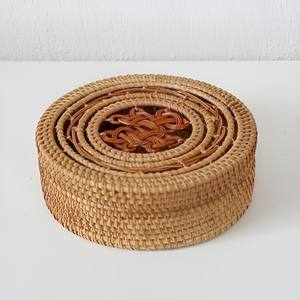 Cajas de almacenamiento ecológicas estilo boho, hechas a mano, con tapa de ratán, las más vendidas. - Product Image 1