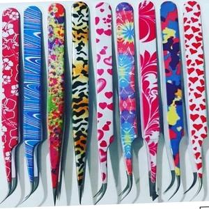 Pinzas para Cejas de Acero Inoxidable en Forma de Muñeca Japonesa Colorida - Product Image 3