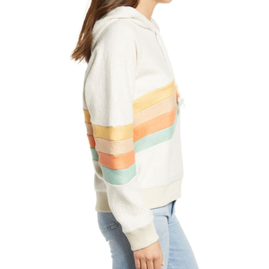 Sudadera con Capucha Morada para Mujer, Corte Regular, Algodón, Informal, para Otoño, Diseño con Logotipo Frontal, Venta al Por Mayor - Product Image 3