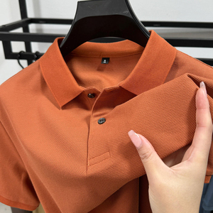 เสื้อเชิ้ตผู้ชายสีกรมท่า ผ้าโพลีเอสเตอร์ ติดกระดุม แขนสั้น สีพื้น ระบายอากาศได้ดี ทรงลำลอง ความยาวปกติ มีโลโก้ด้านหน้า มีสินค้าพร้อมส่ง - Product Image 6
