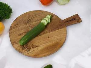 Planche à découper ronde en bois avec poignée, épaisseur 1,5 cm, compatible lave-vaisselle, pour viande, fromage, légumes et fruits, usage en cuisine - Product Image 5
