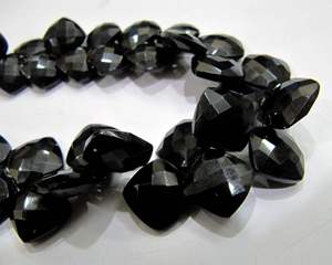 Perles de spinelle noire authentiques, forme briolette, 10-12 mm, perles carrées facettées - Product Image 2
