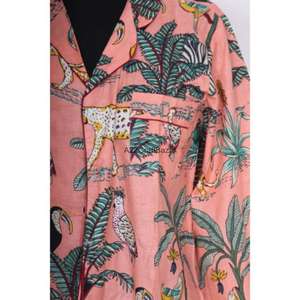 เดรสผู้หญิงผ้าฝ้ายพิมพ์ลายดอกไม้ ระบายอากาศได้ดี เป็นมิตรกับสิ่งแวดล้อม 100% แขน 3/4 คอวี ติดกระดุม ทรงเข้ารูป แต่งรูด้านหน้า เหมาะสำหรับงานกลางคืน - Product Image 3