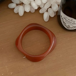Bracelet en résine élégant fait main pour femme, bijou de mode OEM, accessoire de mode unique, manchette en résine légère et durable - Product Image 6