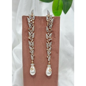 Pendientes de Zirconia Cúbica de Primera Calidad, Chapados en Oro Radiante, para Mujer, para Fiestas Nocturnas, a la Moda - Product Image 2