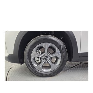 Kia Seltos 1.6 Turbo Essence 2WD 2023, 4 425 km, Boîte Automatique, Sièges en Cuir, Caméra Arrière, Conduite à Gauche - Product Image 5