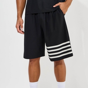 Ensemble T-shirt et short rayés noirs pour homme, col rond, respirant, tissé en satin, 100 % polyester, imprimé numérique, décontracté pour l'été - Product Image 6