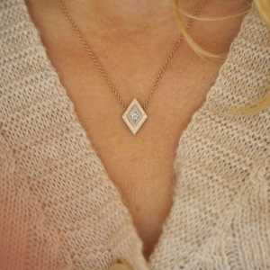 สร้อยคอจี้เพชรสลักลายวินเทจ ทองคำแท้ 14k ทรงกลม เพชรเลี้ยงในห้องปฏิบัติการ ตัวล็อกแบบก้ามกุ้ง ดีไซน์เรียบหรู เหมาะสำหรับใส่ทุกวัน เครื่องประดับคุณภาพสูง - Product Image 2