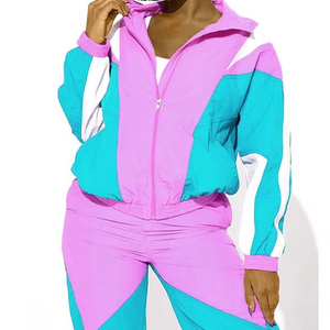 Ensemble de survêtement léger pour femme, coupe-vent, avec sweat à capuche court zippé en nylon et pantalon de jogging, vente en gros fabricant - Product Image 3