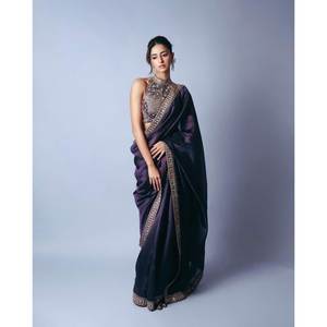 Sari de satén elegante de diseñador para mujer Swank con secuencia de codificación y trabajo de espejo real, sin mangas, sin coser - Product Image 5